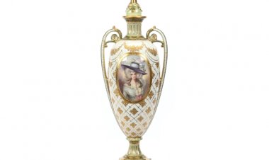 Fine Pieces by Limoges, Royal Bonn, Lladro, Wave Crest, Moser, Others at Woody Auction, April 22nd