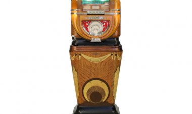 Wurlitzer Model 71 Tabletop Jukebox, circa 1940-41, Brings $14,750 in Miller & Miller Online Auction