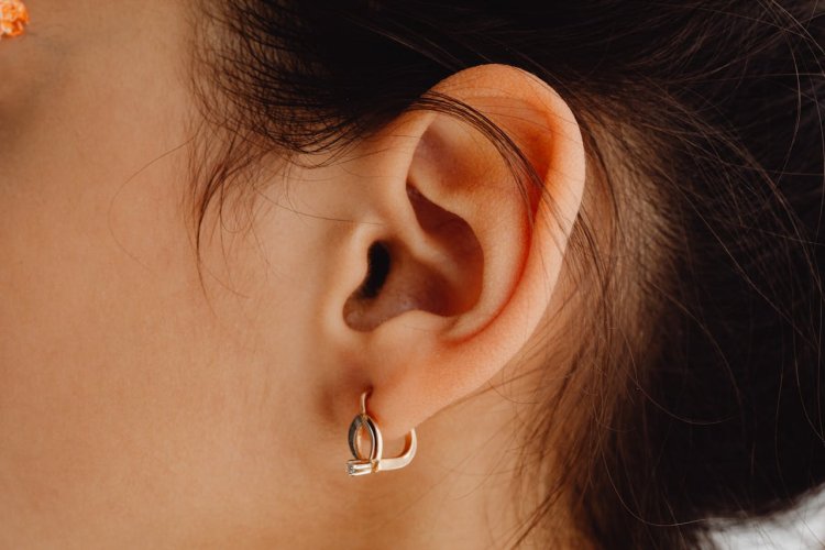 Navigating Ear Care: Choosing Between Micro Suction and Traditional Ear Syringing