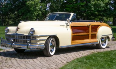 A '49 Buick Roadmaster 76C Convertible and A '48 Chrysler Town & Country 'Woodie' Convertible will be Auctioned Sep 7-8